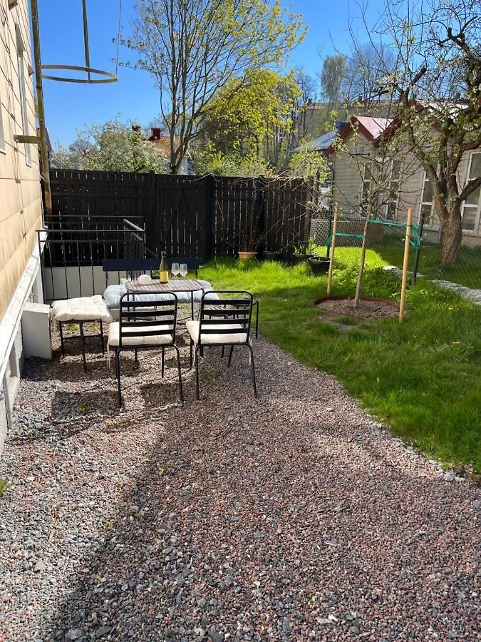 Apartment Central Living With Many Beds And Private Garden! Gothenburg Sweden